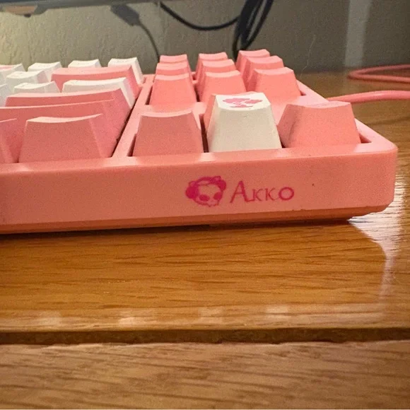 Sakura Pink Mechanical Keyboard Akko - Picture 5 of 9